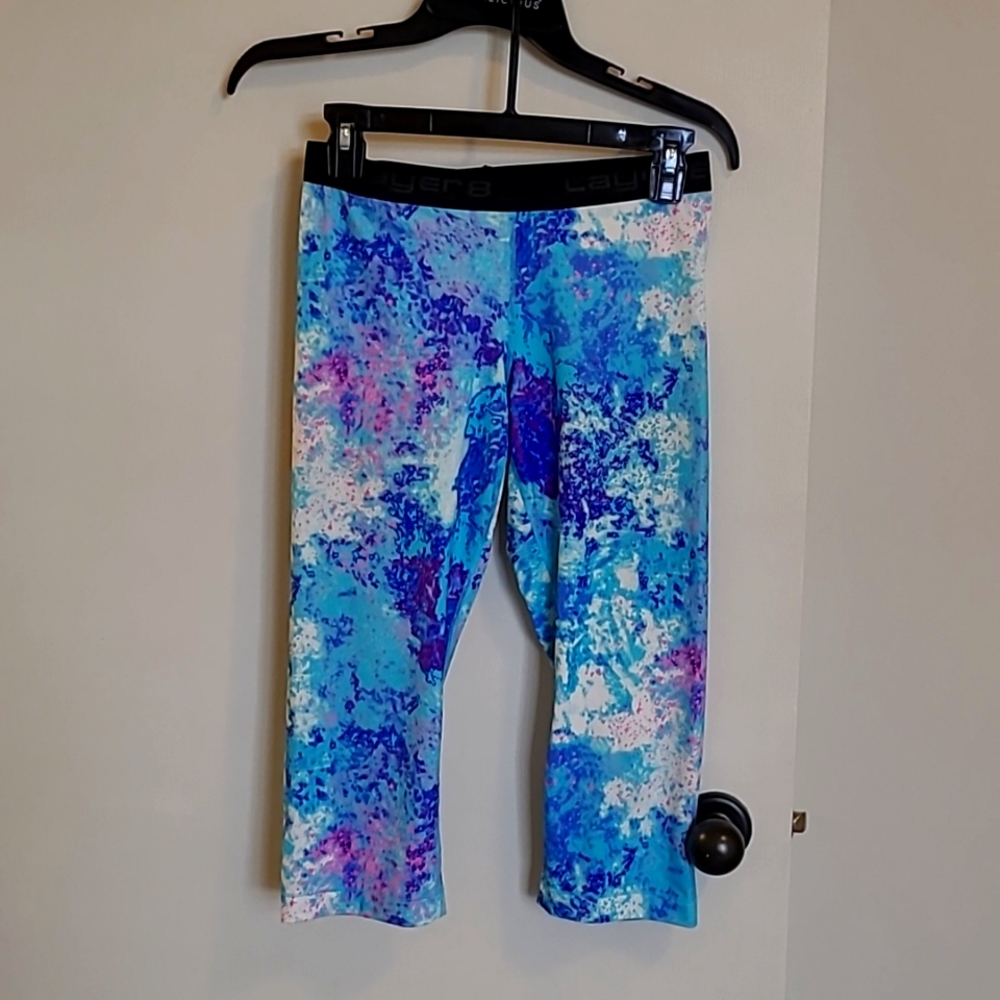 Sz lg. Capri. Layer8 brand.